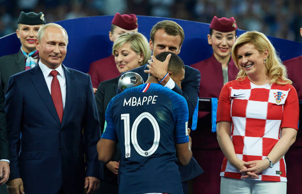 并通过适当 并通过适当